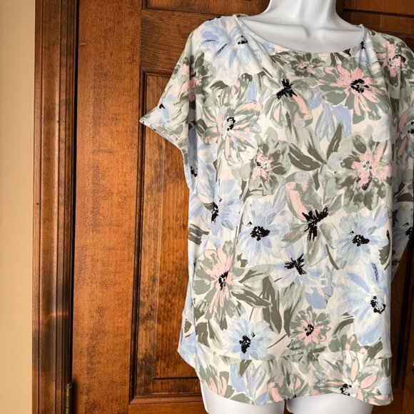 Anne Klein Blue w/Peach & Green Scattered Flowers Pullover Top  Large - Picture 8 of 12